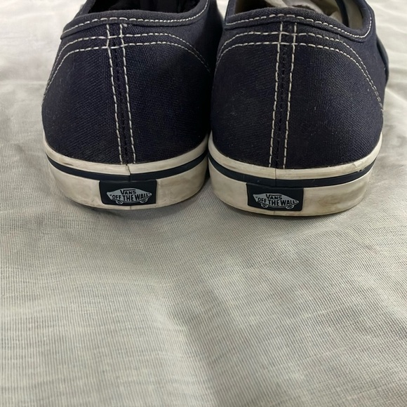 Vans mens 6 / Women’s 7 1/2 Classic Canvas lace-up Sneakers - Picture 7 of 15